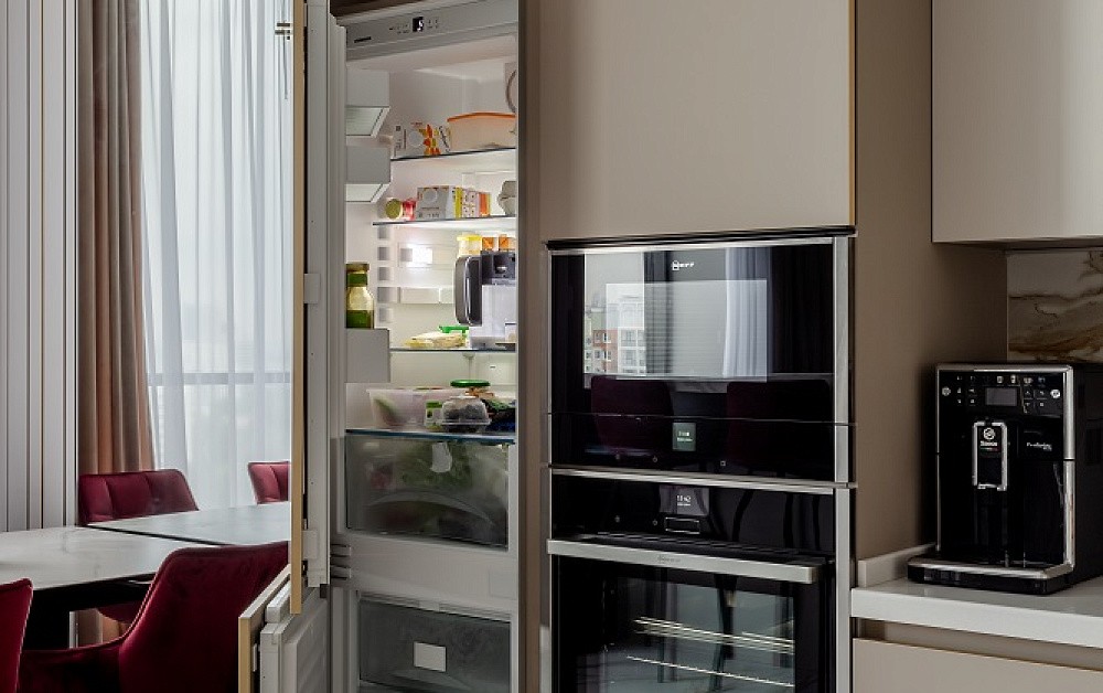 Эргономичная кухня Ханна Стил с цилиндрической вытяжкой