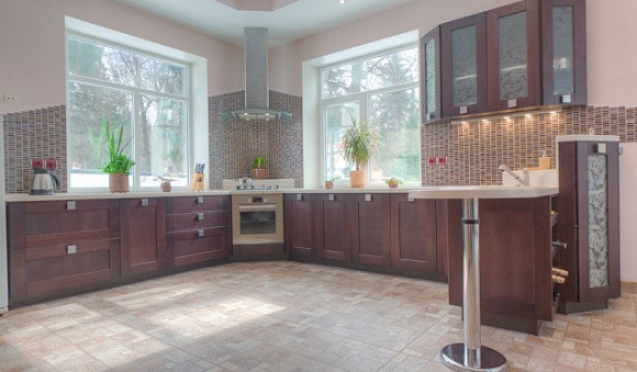 Темная кухня в Ростове-на-Дону