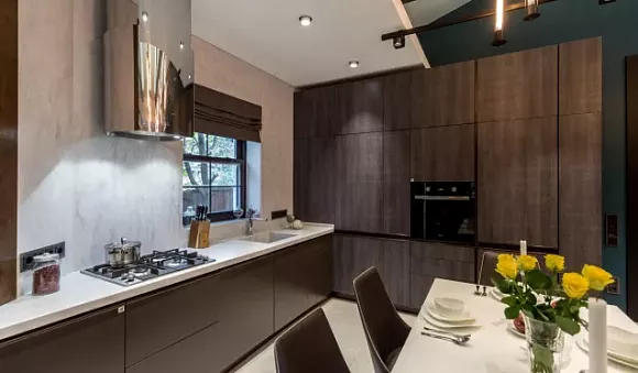 Темная кухня в Ростове-на-Дону