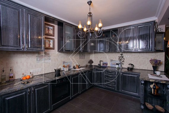 Производство кухонь из массива дуба